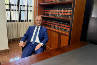 Leonardo Manzan revela como a oratória estratégica pode influenciar decisões nos tribunais superiores.