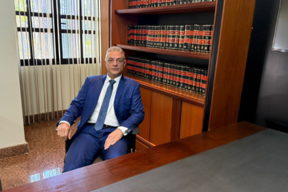 Leonardo Manzan revela como a oratória estratégica pode influenciar decisões nos tribunais superiores.