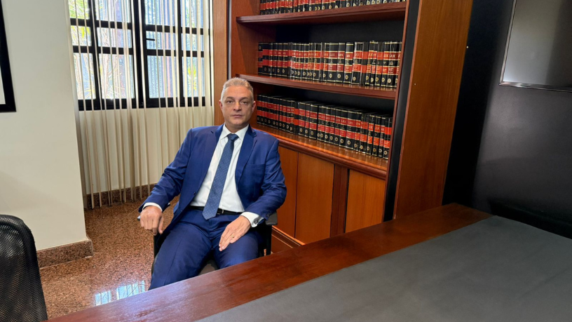 Leonardo Manzan revela como a oratória estratégica pode influenciar decisões nos tribunais superiores.