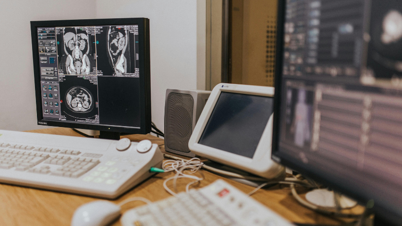 Acompanhe como a ultrassonografia transforma o monitoramento oncológico com precisão e cuidado, trazendo mais segurança aos pacientes com a expertise da Dra. Thaline Neves.