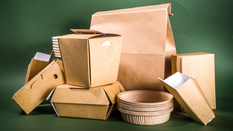 O desempenho logístico de embalagens retornáveis em cadeias industriais, analisado por Elias Assum Sabbag Junior, mostra eficiência e redução de custos.