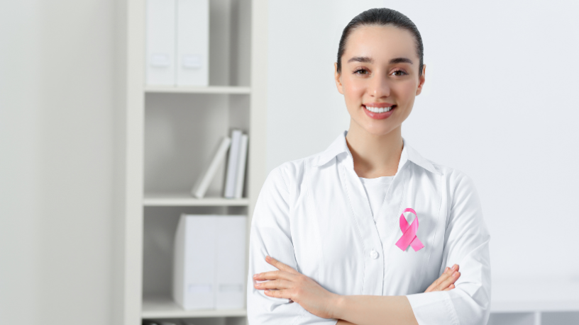 Ao abordar por que microcalcificações exigem leitura criteriosa e não conclusões apressadas, Vinicius Tadeu Sattin Rodrigues reforça a importância da análise técnica e responsável nos exames de imagem.